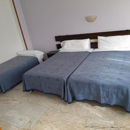 Hotel Os Carballos Sigueiro Ngoại thất bức ảnh