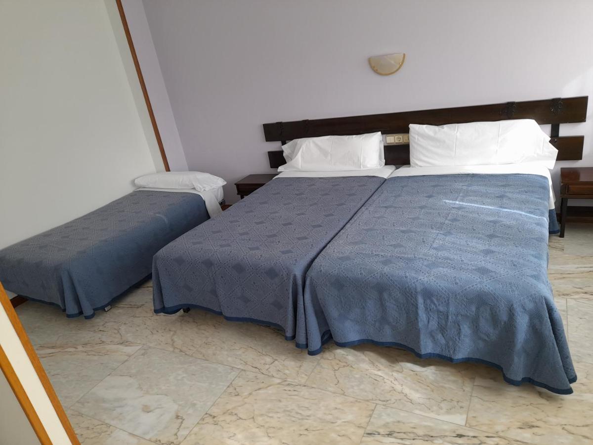Hotel Os Carballos Sigueiro Ngoại thất bức ảnh