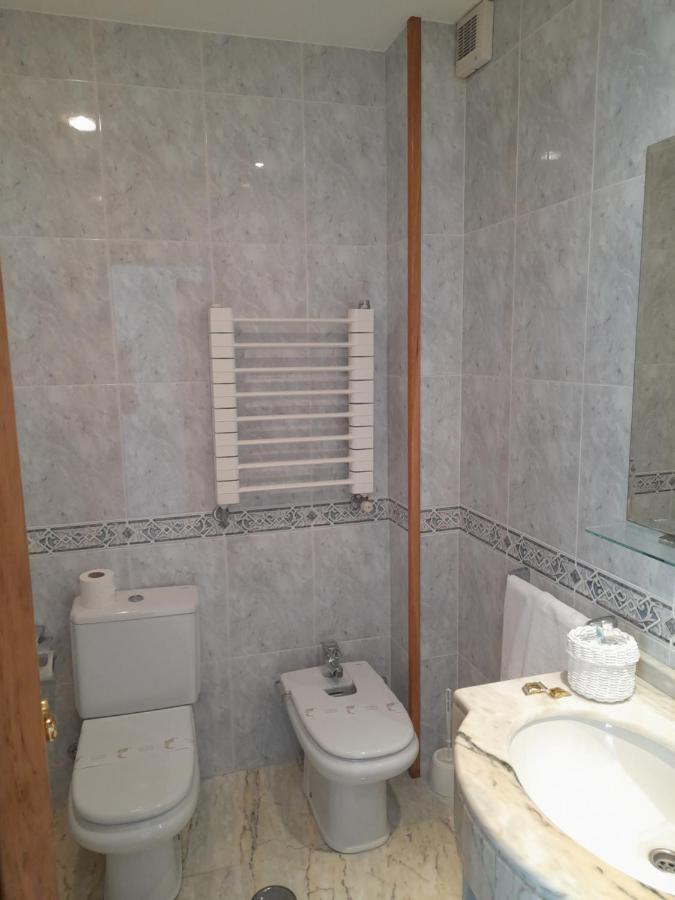 Hotel Os Carballos Sigueiro Ngoại thất bức ảnh