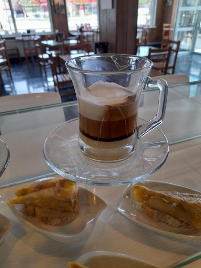 Hotel Os Carballos Sigueiro Ngoại thất bức ảnh
