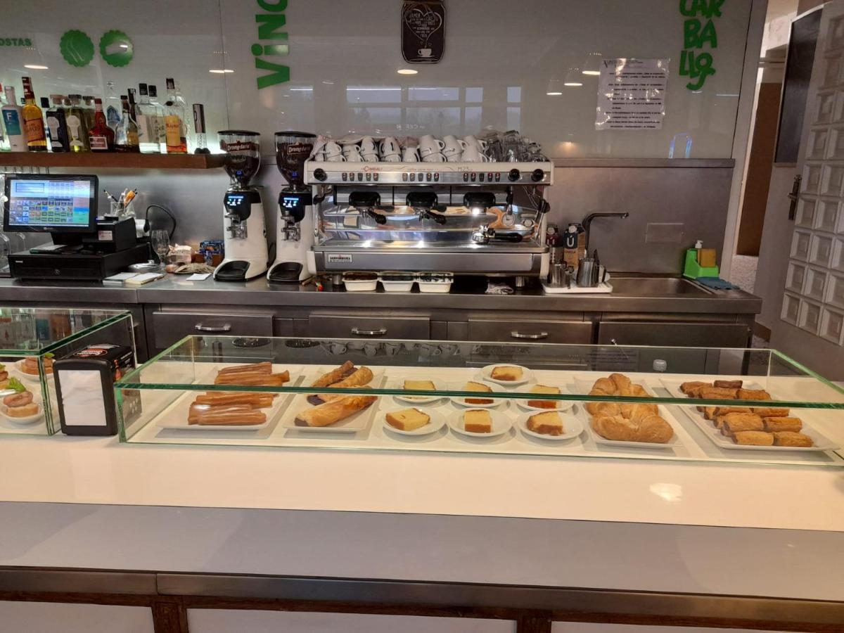 Hotel Os Carballos Sigueiro Ngoại thất bức ảnh