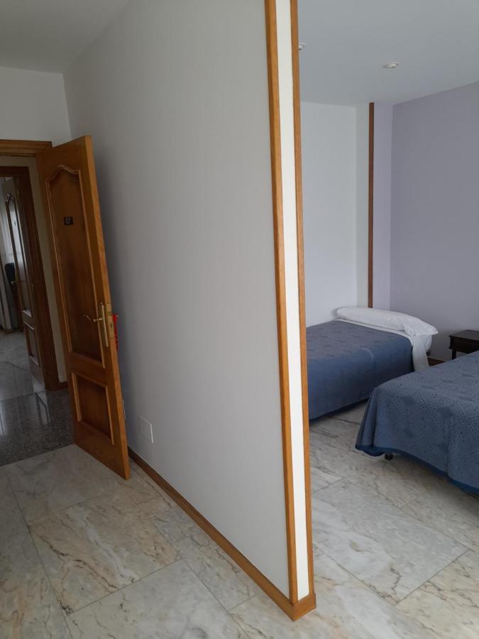 Hotel Os Carballos Sigueiro Ngoại thất bức ảnh